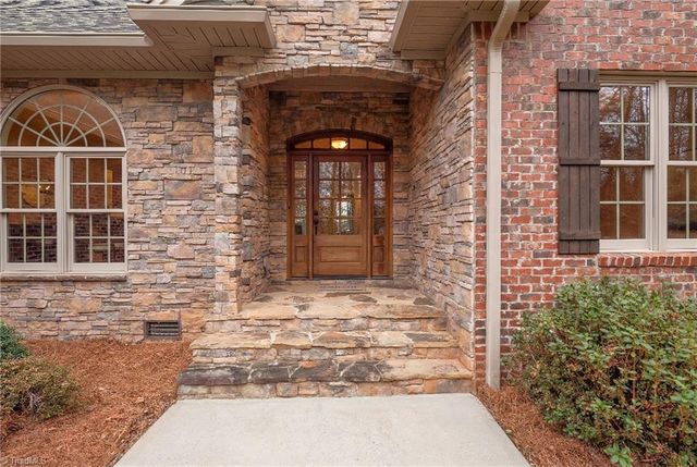 169 King Arthur Lane, Advance, NC 27006