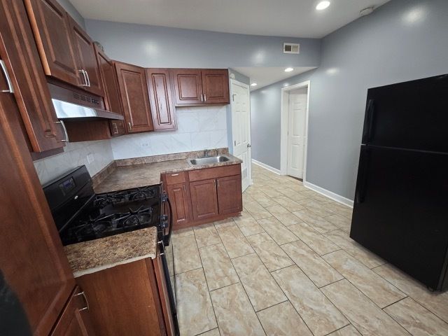 7443 S Dante Avenue, Chicago, IL 60619