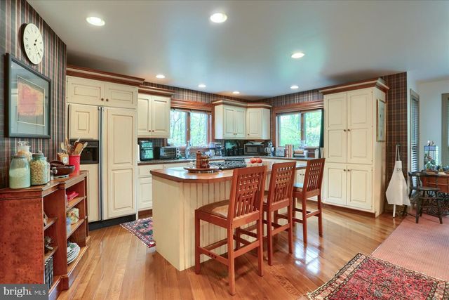1575 PINE GROVE RD, Bethel, PA 19507