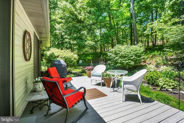 1575 PINE GROVE RD, Bethel, PA 19507