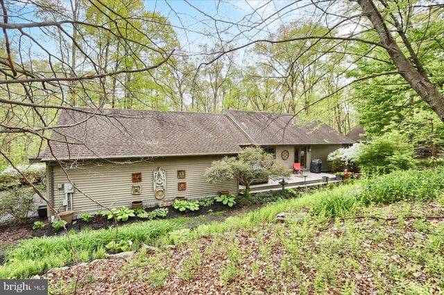 1575 PINE GROVE RD, Bethel, PA 19507