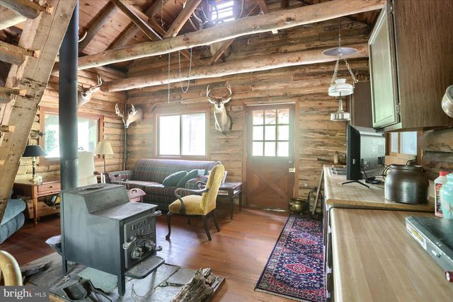 1575 PINE GROVE RD, Bethel, PA 19507