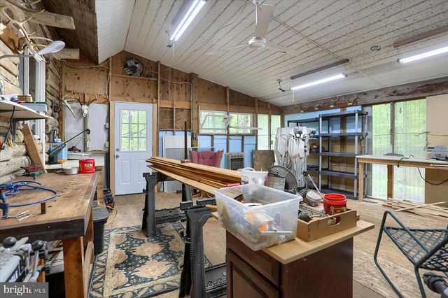 1575 PINE GROVE RD, Bethel, PA 19507