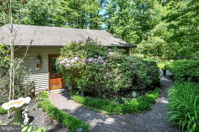 1575 PINE GROVE RD, Bethel, PA 19507