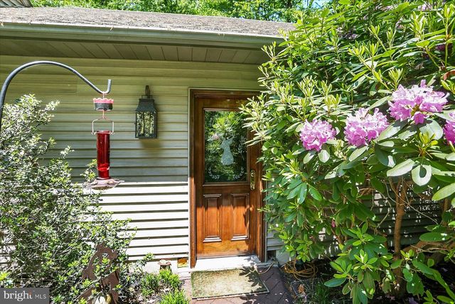 1575 PINE GROVE RD, Bethel, PA 19507