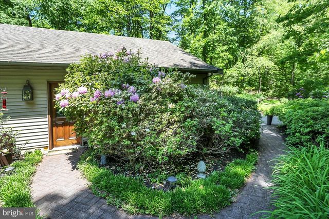 1575 PINE GROVE RD, Bethel, PA 19507