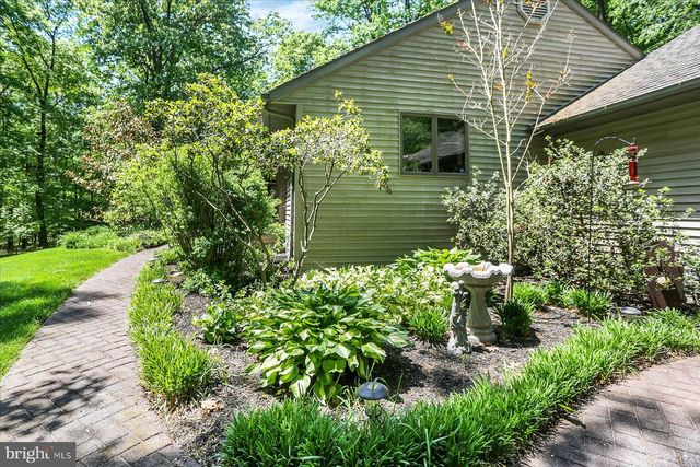 1575 PINE GROVE RD, Bethel, PA 19507