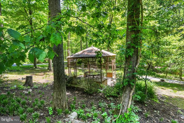 1575 PINE GROVE RD, Bethel, PA 19507