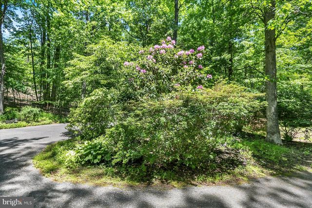 1575 PINE GROVE RD, Bethel, PA 19507