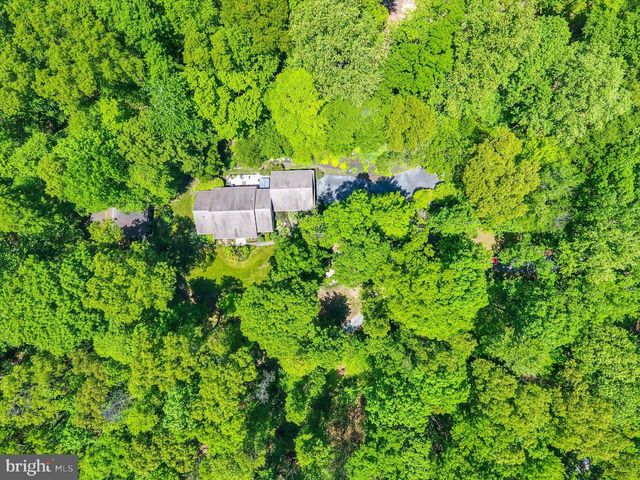 1575 PINE GROVE RD, Bethel, PA 19507