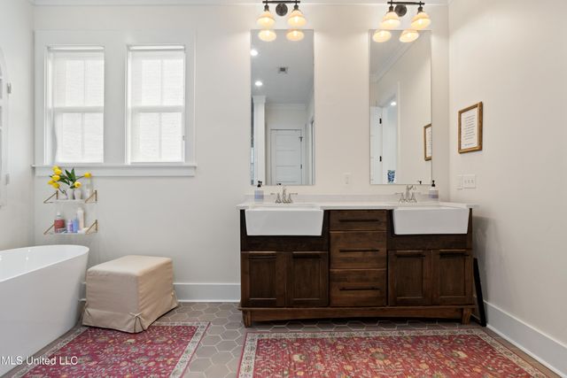 441 Bills Avenue, Ocean Springs, MS 39564