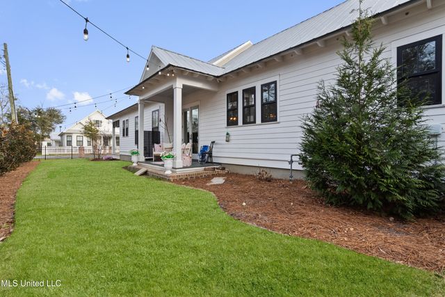 441 Bills Avenue, Ocean Springs, MS 39564