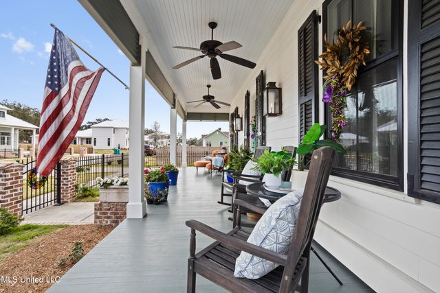 441 Bills Avenue, Ocean Springs, MS 39564