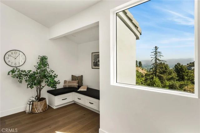 3566 Beverly Glen, Sherman Oaks, CA 91423