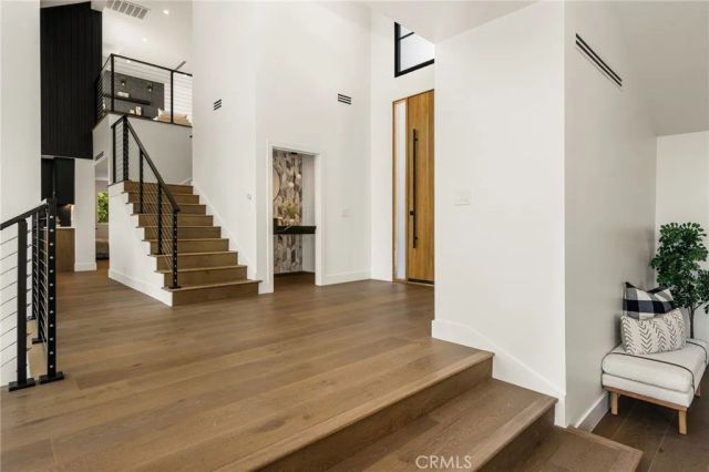 3566 Beverly Glen, Sherman Oaks, CA 91423