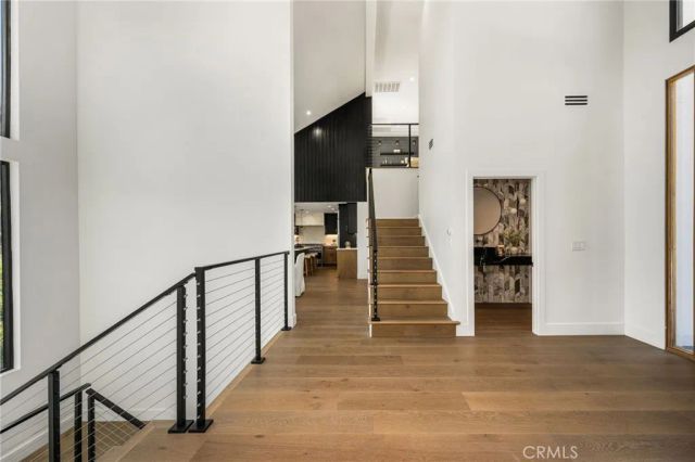 3566 Beverly Glen, Sherman Oaks, CA 91423