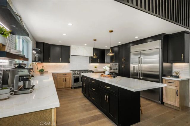 3566 Beverly Glen, Sherman Oaks, CA 91423