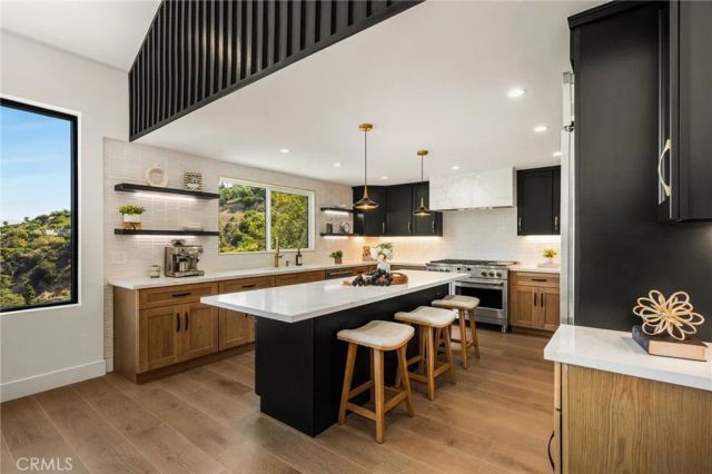 3566 Beverly Glen, Sherman Oaks, CA 91423