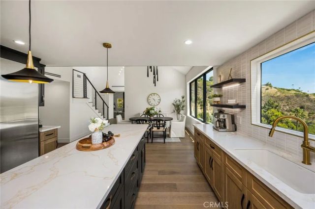 3566 Beverly Glen, Sherman Oaks, CA 91423