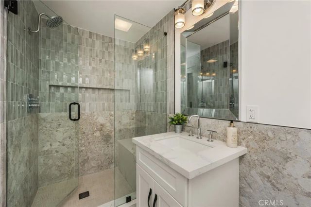 3566 Beverly Glen, Sherman Oaks, CA 91423