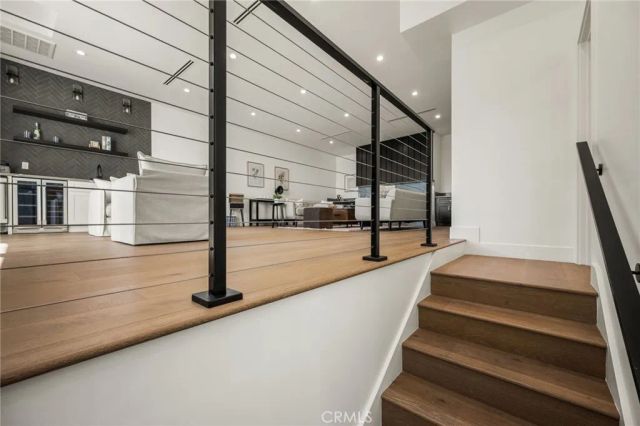 3566 Beverly Glen, Sherman Oaks, CA 91423