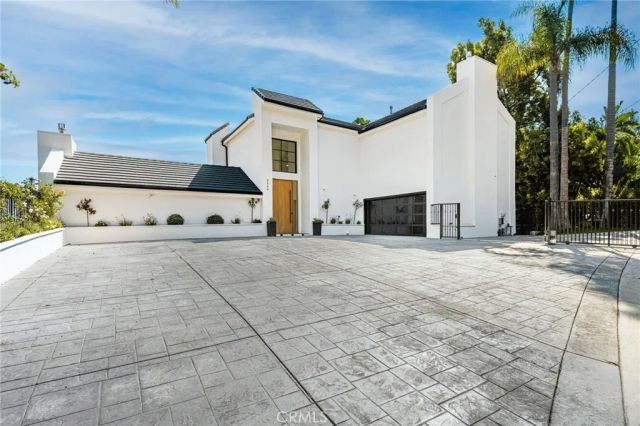 3566 Beverly Glen, Sherman Oaks, CA 91423