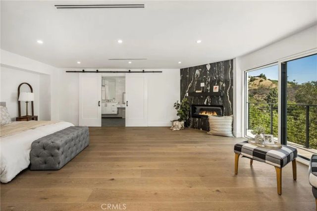 3566 Beverly Glen, Sherman Oaks, CA 91423