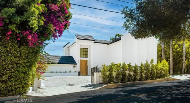 3566 Beverly Glen, Sherman Oaks, CA 91423