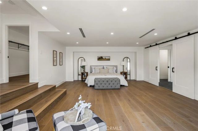 3566 Beverly Glen, Sherman Oaks, CA 91423