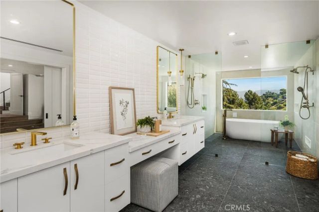 3566 Beverly Glen, Sherman Oaks, CA 91423