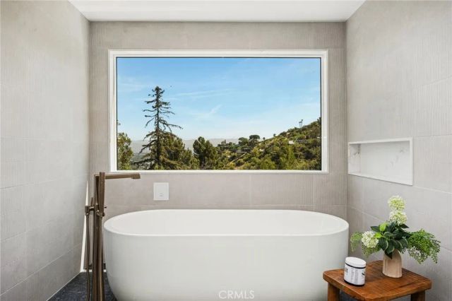 3566 Beverly Glen, Sherman Oaks, CA 91423