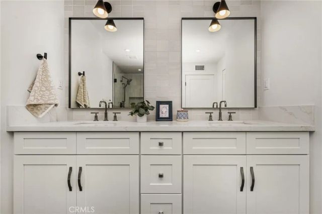 3566 Beverly Glen, Sherman Oaks, CA 91423