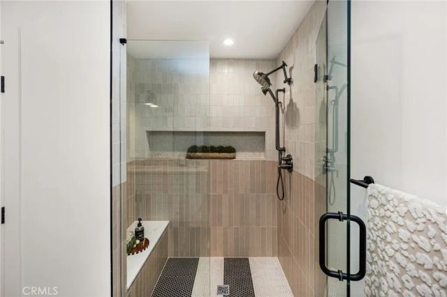 3566 Beverly Glen, Sherman Oaks, CA 91423
