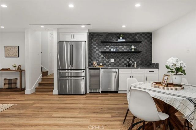 3566 Beverly Glen, Sherman Oaks, CA 91423