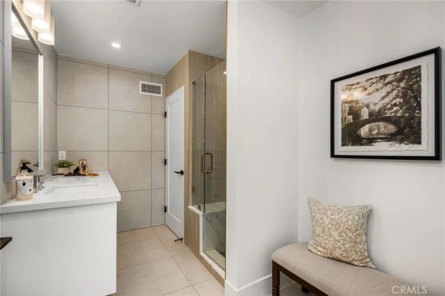 3566 Beverly Glen, Sherman Oaks, CA 91423