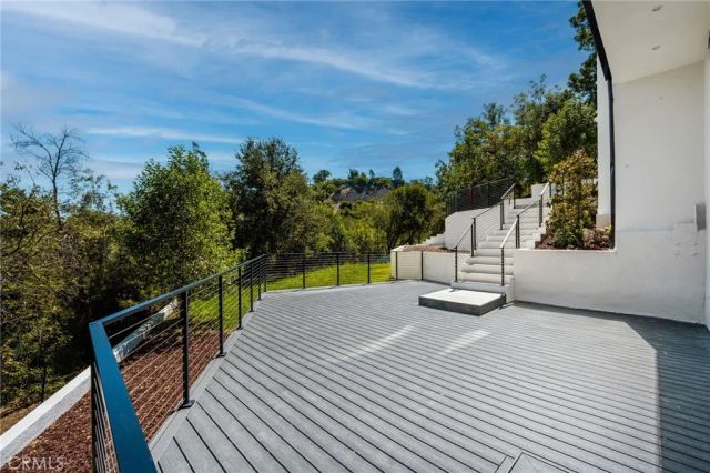 3566 Beverly Glen, Sherman Oaks, CA 91423