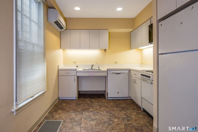 3 Essex Square, Essex, CT 06426