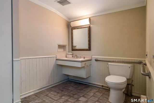 3 Essex Square, Essex, CT 06426