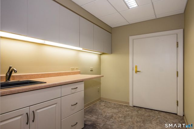 3 Essex Square, Essex, CT 06426