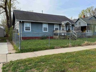 923 W Walnut St, Salina, KS 67401