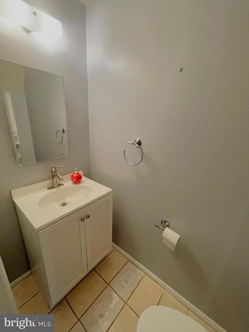 8813 VICKSBURG CT, Manassas, VA 20109