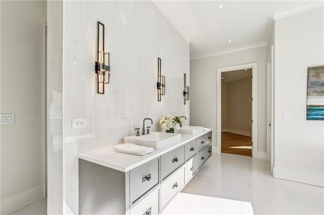 825 Kenry Court, Atlanta, GA 30342