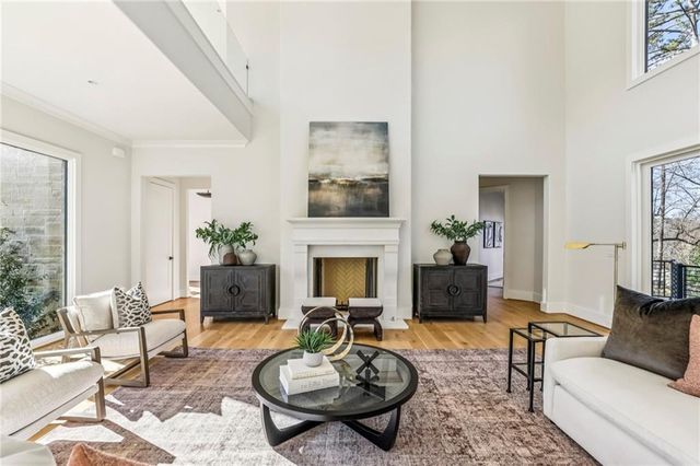 825 Kenry Court, Atlanta, GA 30342