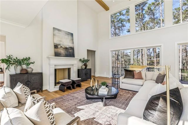 825 Kenry Court, Atlanta, GA 30342