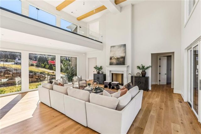 825 Kenry Court, Atlanta, GA 30342