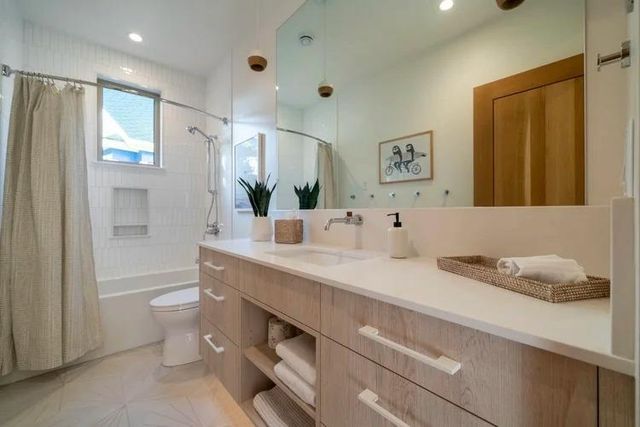 322 Capitola Avenue, Capitola, CA 95010