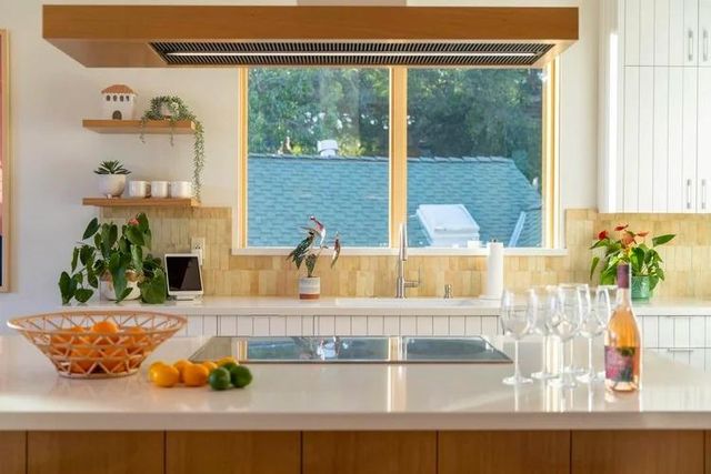 322 Capitola Avenue, Capitola, CA 95010