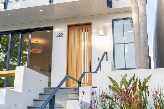 322 Capitola Avenue, Capitola, CA 95010