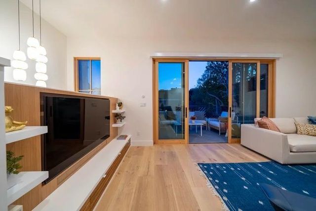 322 Capitola Avenue, Capitola, CA 95010