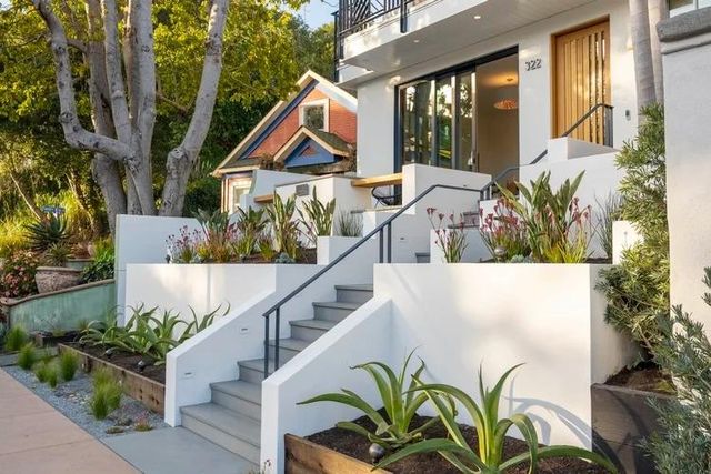 322 Capitola Avenue, Capitola, CA 95010